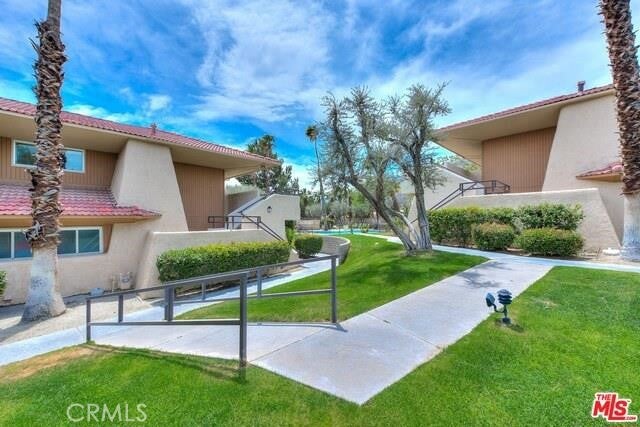 420 N Villa Court 211