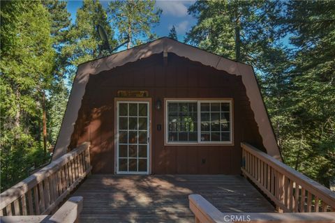 Photo of 453 Oriole Drive, Twin Peaks, CA 92391 (MLS # IG25255869)