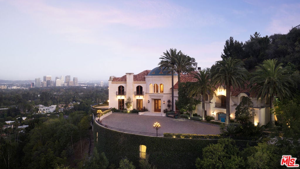 Photo of 10066 Cielo Drive, Los Angeles, CA 90210 (MLS # 26860267)