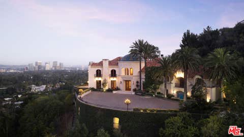 Photo of 10066 Cielo Drive, Los Angeles, CA 90210 (MLS # 26860267)