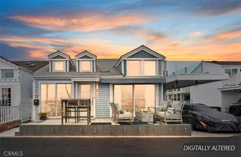 Photo of 58 Beach Dr, Newport Beach, CA 92663 (MLS # IV26102117)