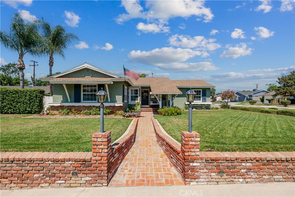 971 E Wanamaker Drive