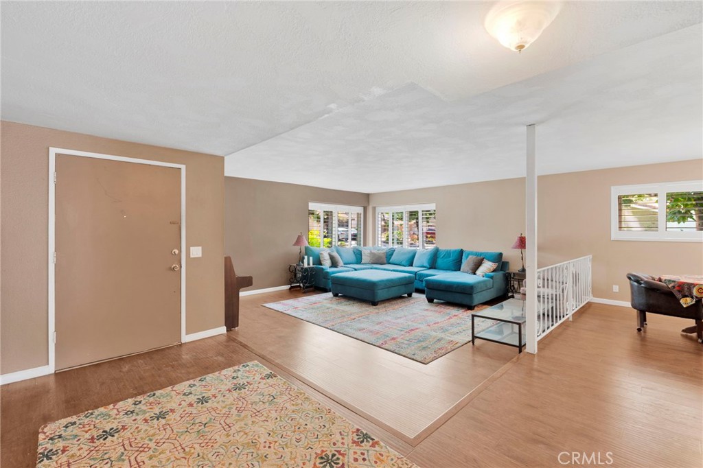 2425 San Fernando Court