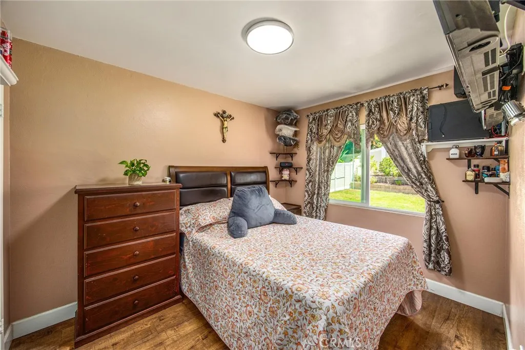 Corona, California 92882, United States, 4 Bedrooms Bedrooms, ,2 BathroomsBathrooms,Residential,Pending,213775