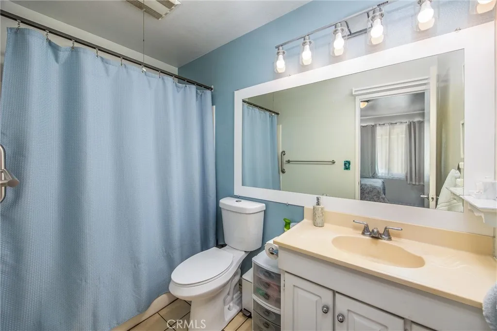 Corona, California 92882, United States, 4 Bedrooms Bedrooms, ,2 BathroomsBathrooms,Residential,Pending,213775