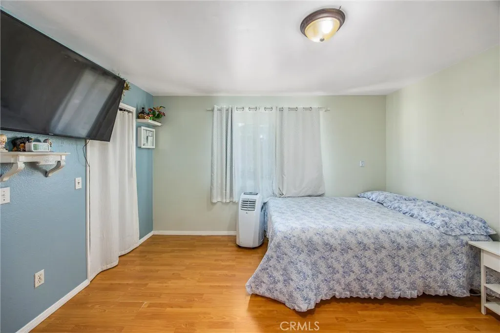 Corona, California 92882, United States, 4 Bedrooms Bedrooms, ,2 BathroomsBathrooms,Residential,Pending,213775