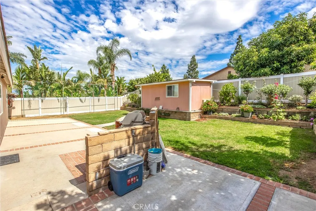 Corona, California 92882, United States, 4 Bedrooms Bedrooms, ,2 BathroomsBathrooms,Residential,Pending,213775