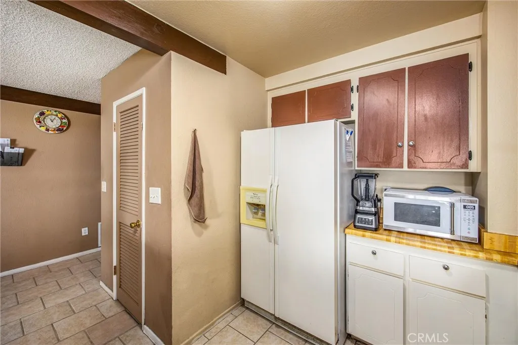 Corona, California 92882, United States, 4 Bedrooms Bedrooms, ,2 BathroomsBathrooms,Residential,Pending,213775