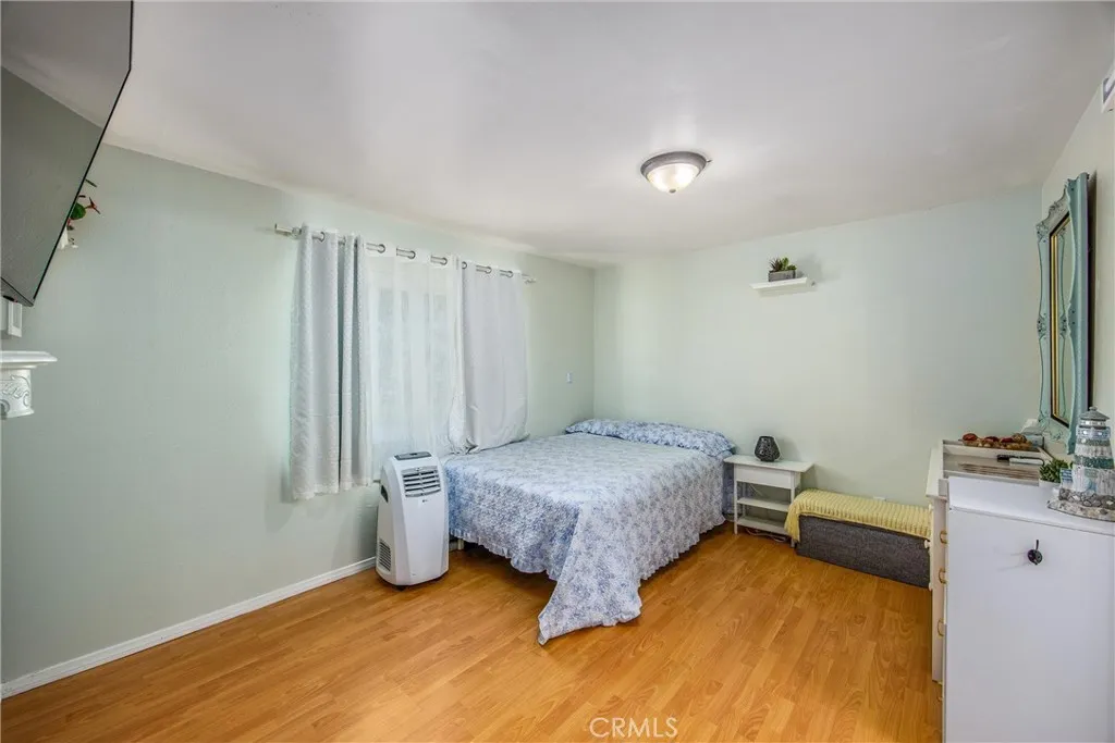 Corona, California 92882, United States, 4 Bedrooms Bedrooms, ,2 BathroomsBathrooms,Residential,Pending,213775