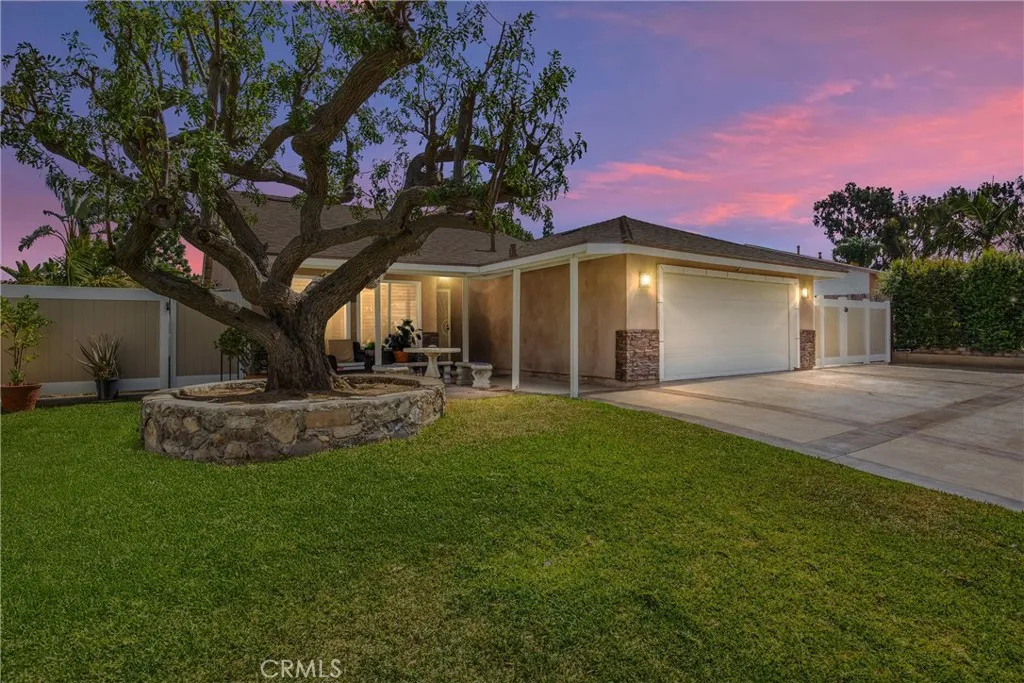 Corona, California 92882, United States, 4 Bedrooms Bedrooms, ,2 BathroomsBathrooms,Residential,Pending,213775