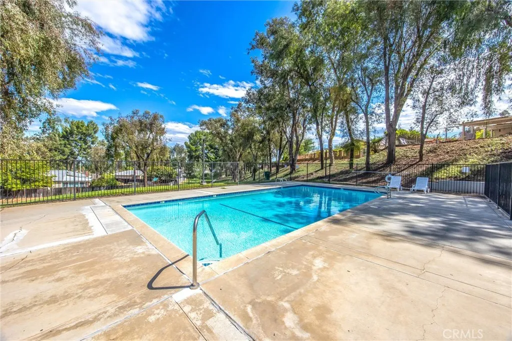 Corona, California 92882, United States, 4 Bedrooms Bedrooms, ,2 BathroomsBathrooms,Residential,Pending,213775