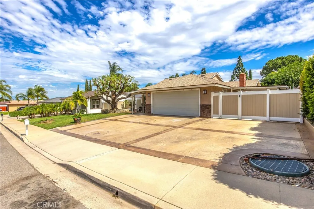 Corona, California 92882, United States, 4 Bedrooms Bedrooms, ,2 BathroomsBathrooms,Residential,Pending,213775