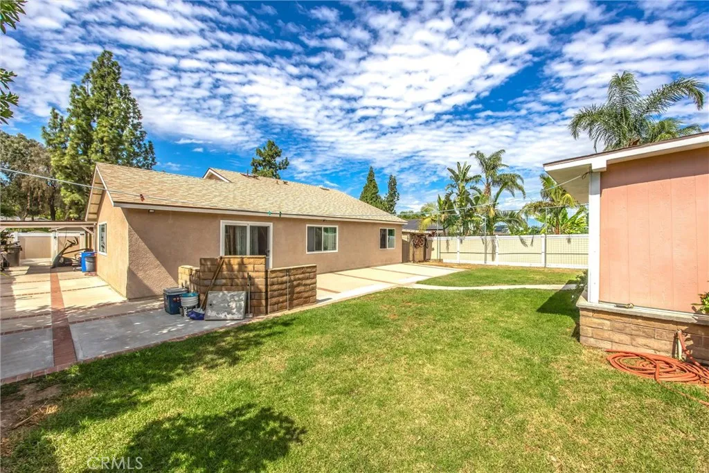 Corona, California 92882, United States, 4 Bedrooms Bedrooms, ,2 BathroomsBathrooms,Residential,Pending,213775