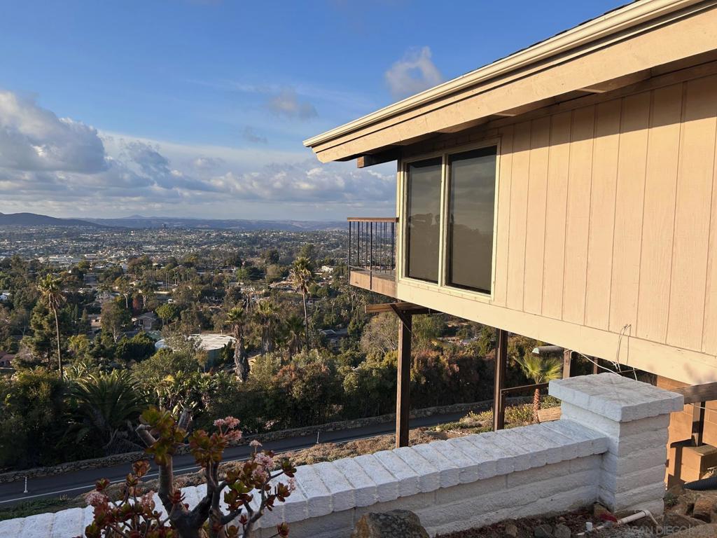 4742 Mt. Helix Drive
