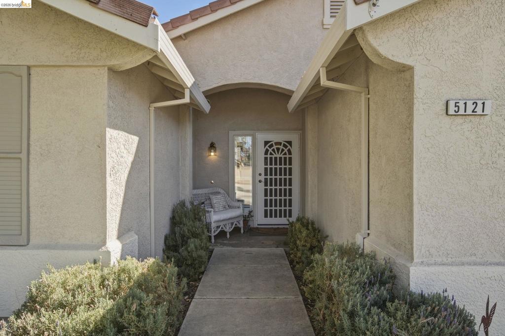5121 Tehachapi Way