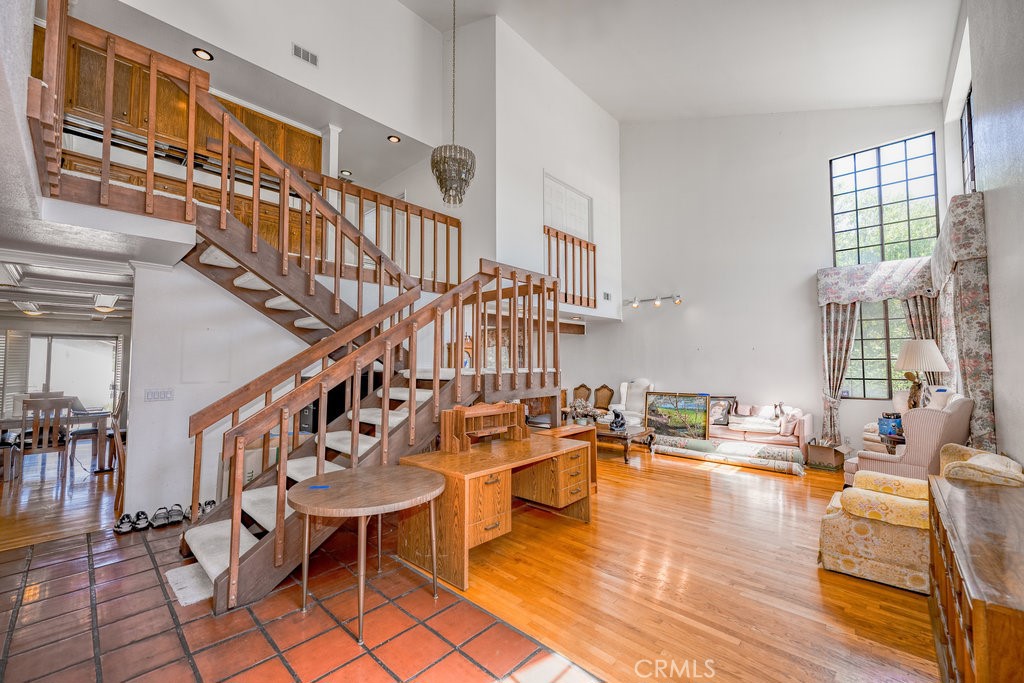631 W Camino Real