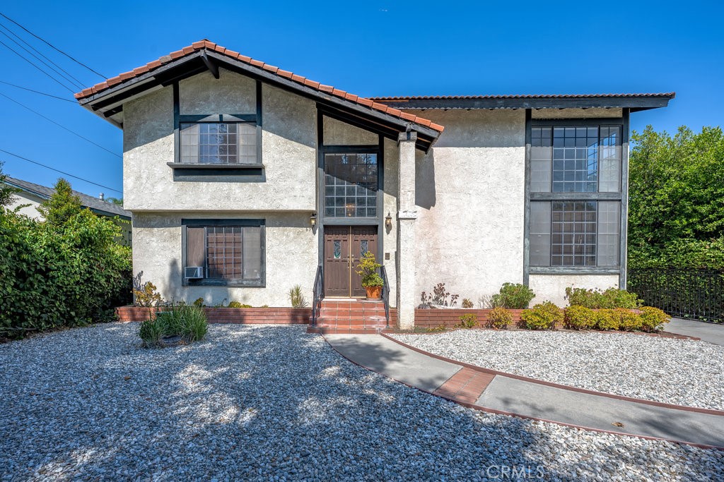 631 W Camino Real