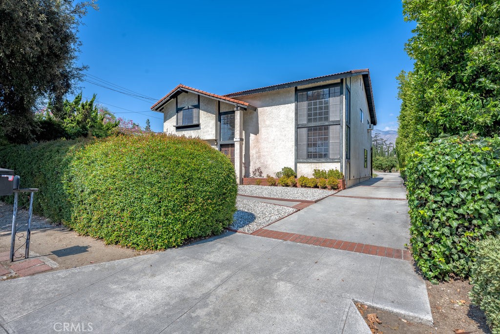 631 W Camino Real