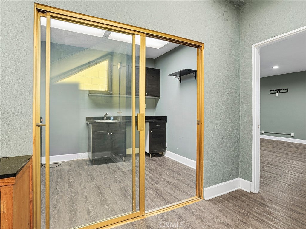 4105 W Magnolia Boulevard