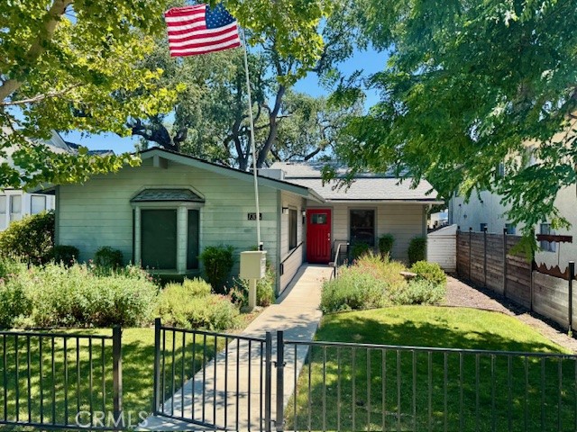 YOUR BUSINESS BELONGS HERE!
Location is everything, and this one has it all! Don't miss this incredibly rare chance to lease a standalone 1100 sf commercial space in the most sought-after part of downtown Paso Robles. This charming, single-level converted home is your blank canvas, offering fantastic character, a convenient ramp entry, and two bathrooms for staff and customer convenience.
Imagine your business thriving with a constant stream of foot traffic! You'll be located directly across the street from local hotspots, such as The Stables and the popular Grace & Rose restaurant, as well as key hubs like City Hall, the Post Office, and the Courthouse. Plus, you're just a delightful stroll away from the vibrant downtown square. This is the perfect spot for a professional practice or a creative studio. Opportunities like this are few and far between—bring your business ideas and plant your flag in the heart of wine country!