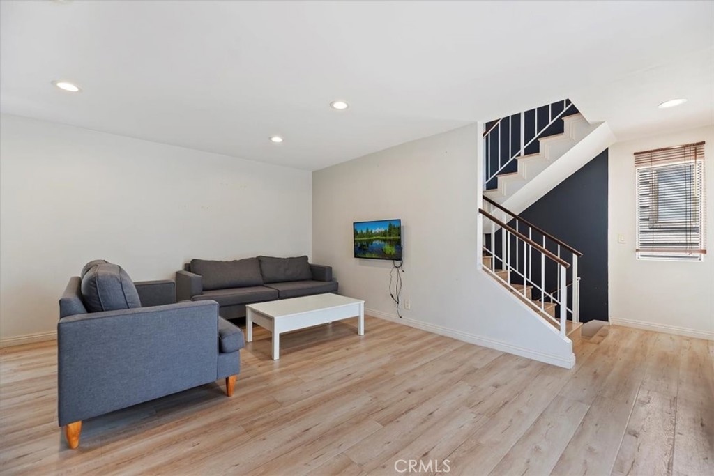 340 E Washington Boulevard 3