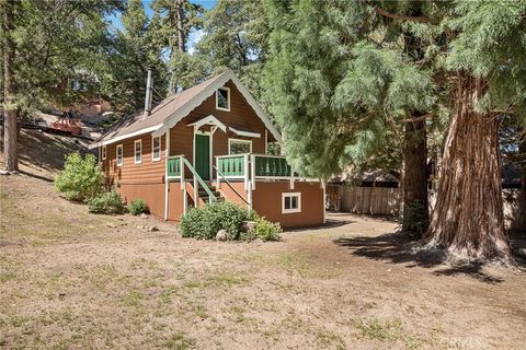 Photo of 33855 Meadow Lane, Green Valley Lake, CA 92341 (MLS # IV25028828)