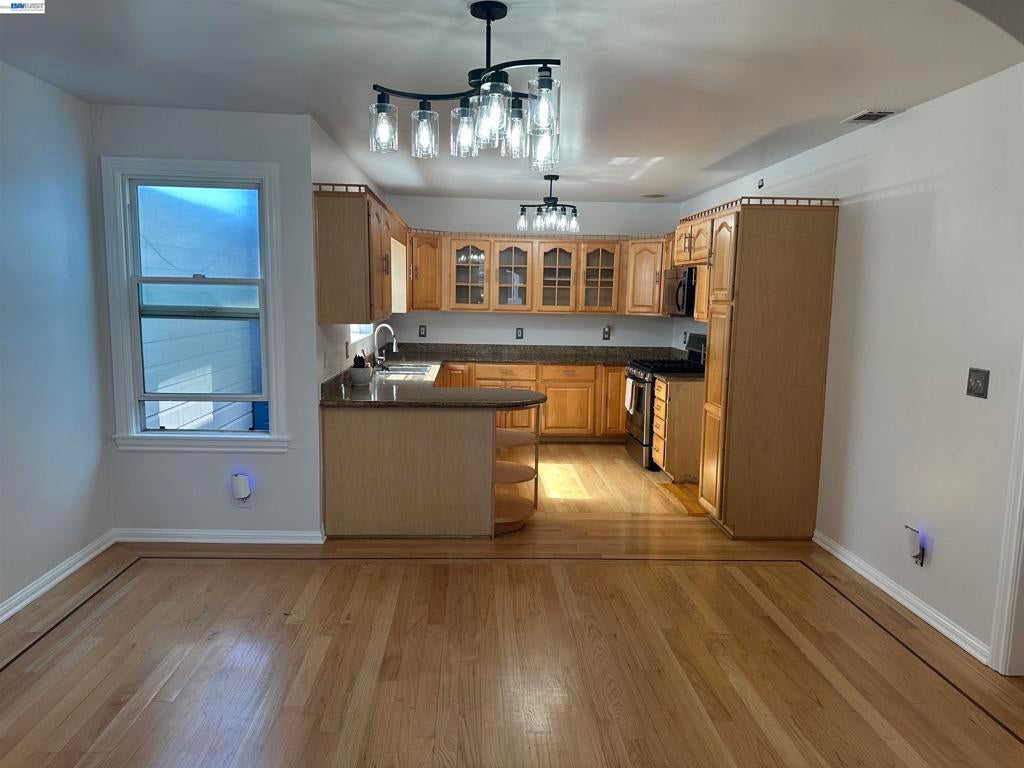 1423 Quesada Ave