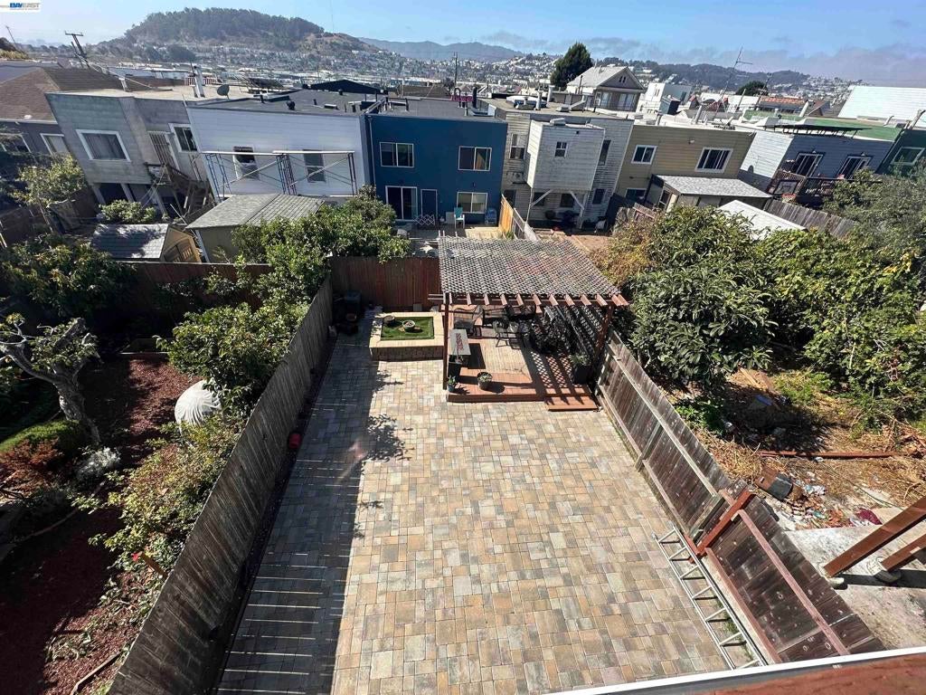 1423 Quesada Ave