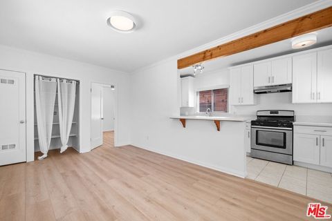 Photo of 38 20th Ave #C, Venice, CA 90291 (MLS # 25616969)
