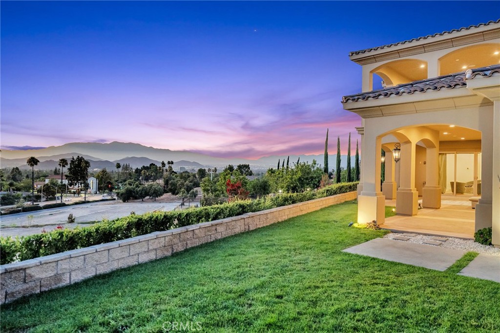 5662 Royal Ridge Court