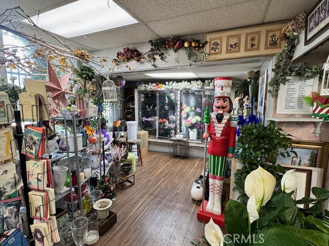440 W Holt Avenue