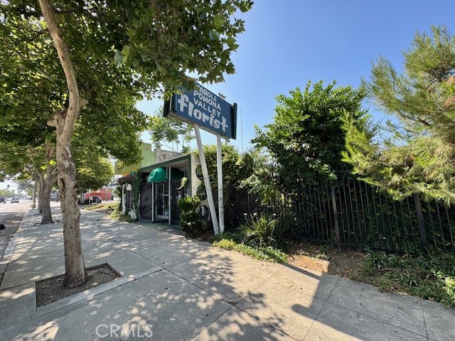 440 W Holt Avenue