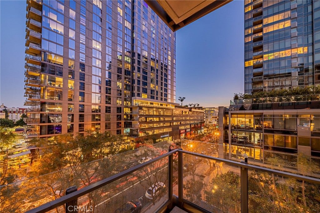1111 S Grand Avenue 518
