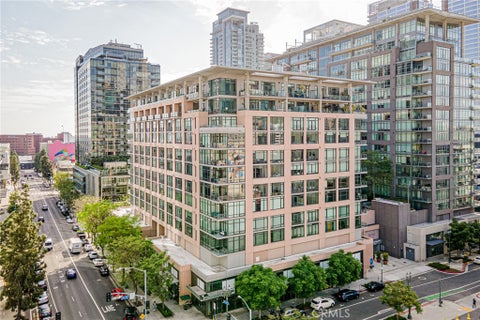 Tiny photo for 1111 S Grand Avenue #518, Los Angeles, CA 90015 (MLS # SR26225423)