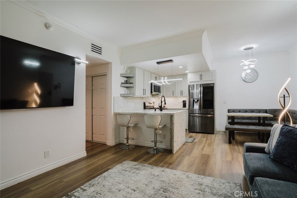 10943 Laurel Canyon 14
