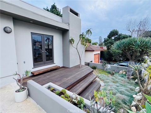 Photo of 2616 Walnut Ave, Manhattan Beach, CA 90266 (MLS # SB26010879)