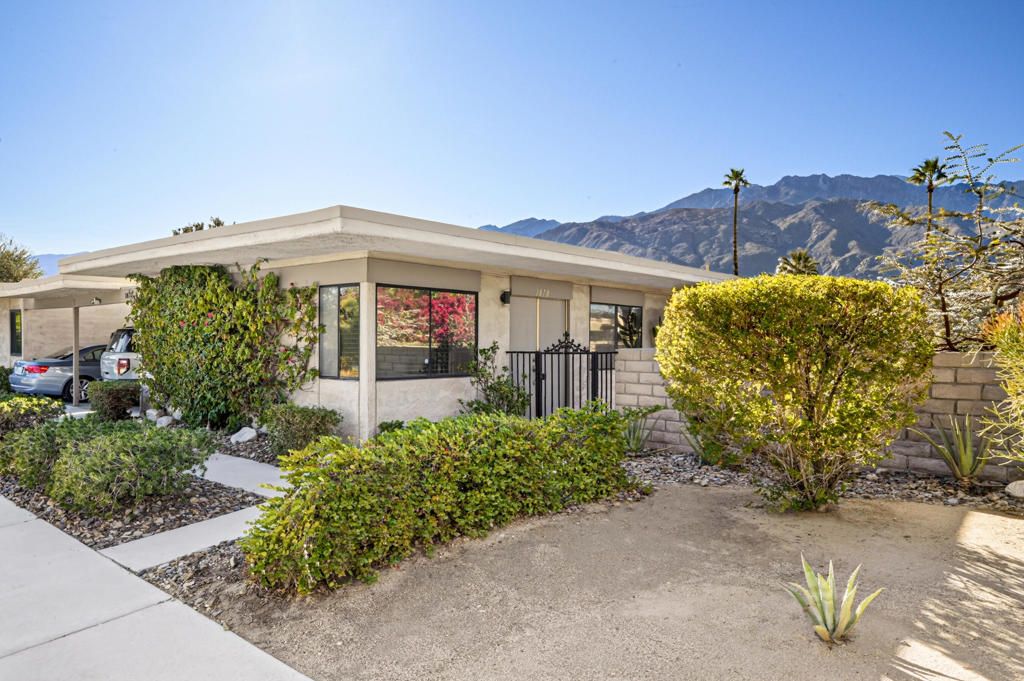 Photo of 1878 E Chia Road, Palm Springs, CA 92262 (MLS # 219140799DA)