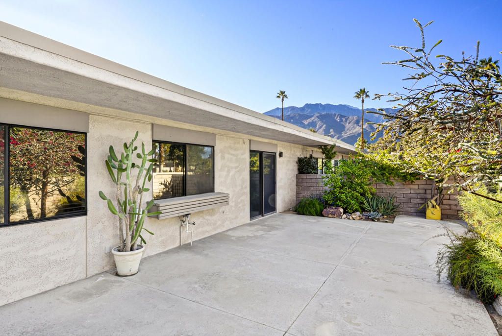 Photo of 1878 E Chia Road, Palm Springs, CA 92262 (MLS # 219140799DA)