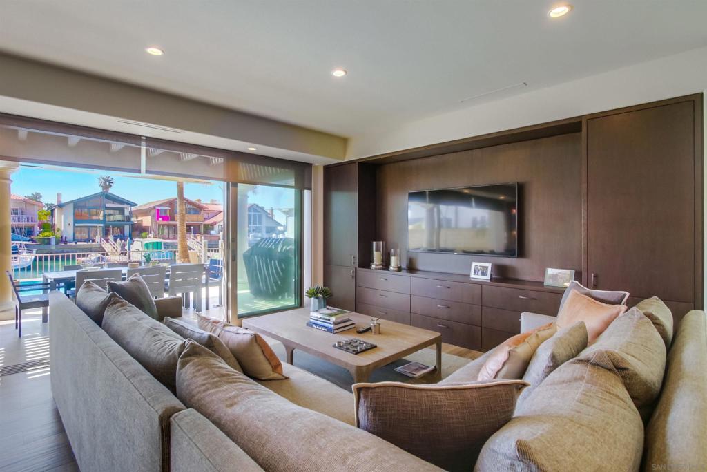 8 Buccaneer Way
