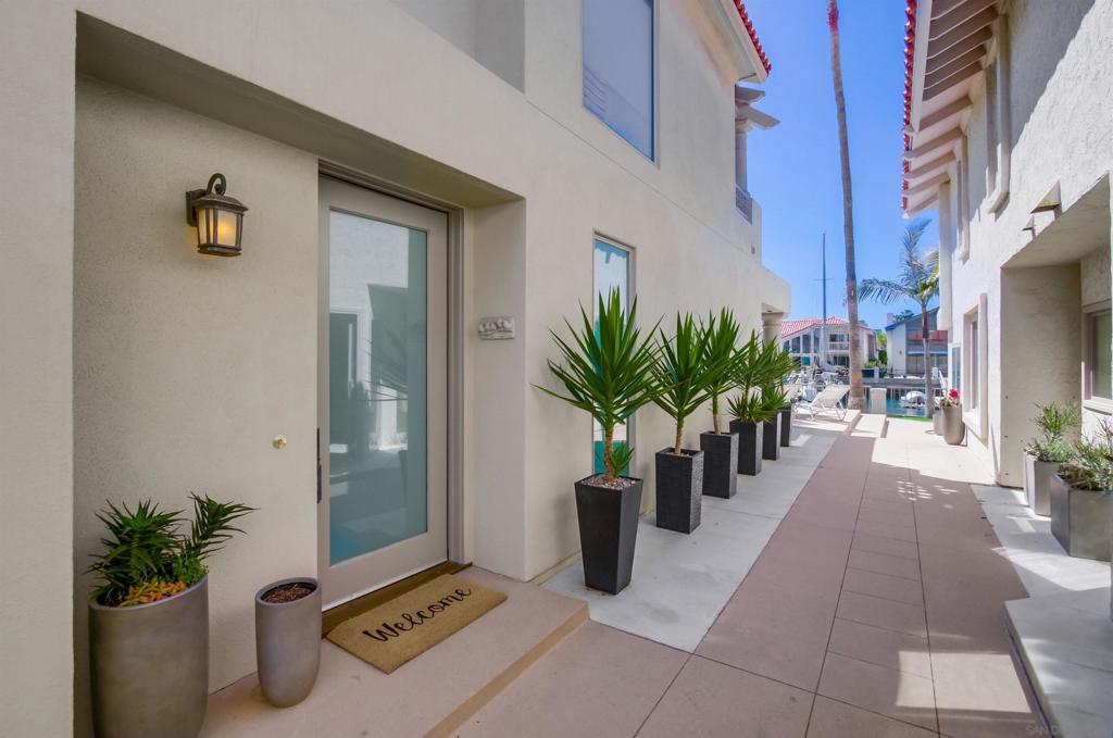 8 Buccaneer Way