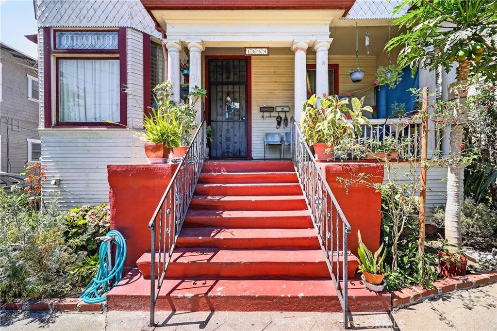1664 W 12th