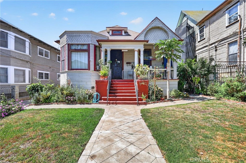 1664 W 12th