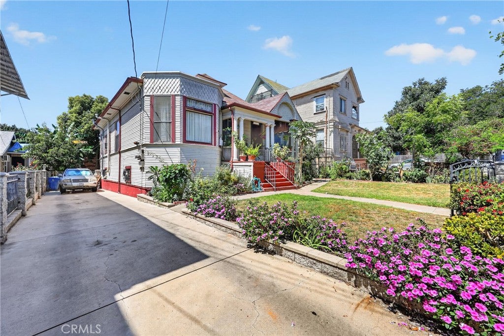 1664 W 12th