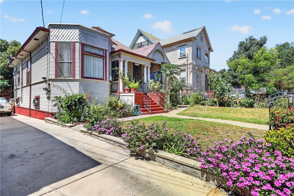 1664 W 12th