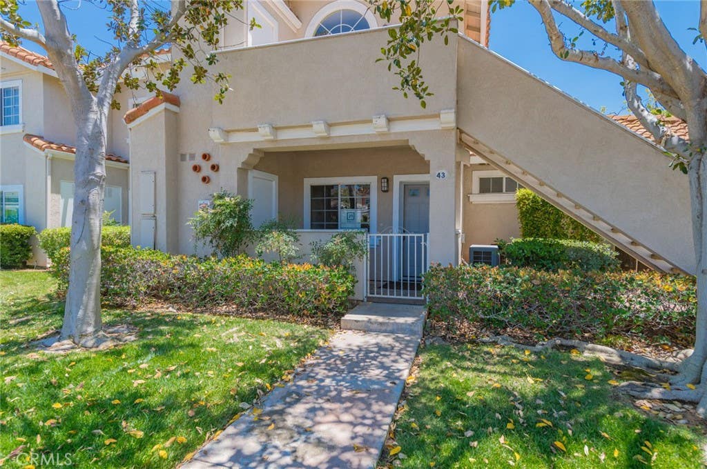 Photo of 43 Via Cresta, Rancho Santa Margarita, CA 92688 (MLS # OC26125357)