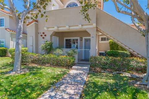 Photo of 43 Via Cresta, Rancho Santa Margarita, CA 92688 (MLS # OC26125357)