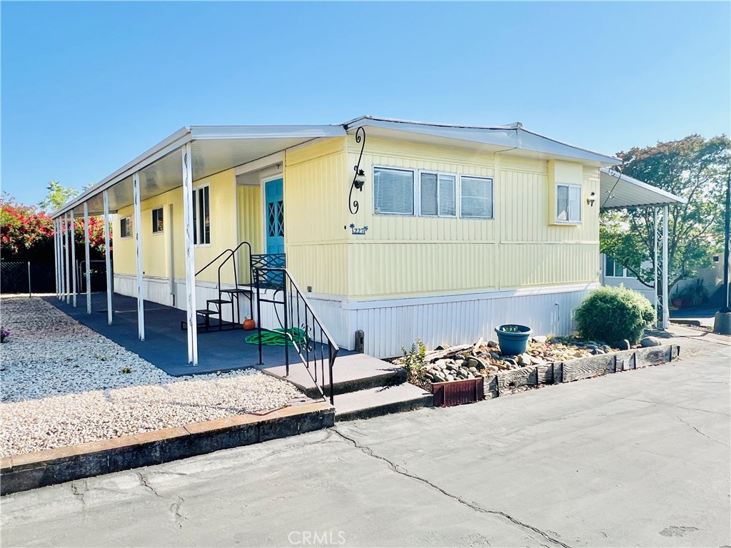 Charming & Comfortable Home in One of Oroville’s Top Senior Parks!
Welcome to this well-maintained 2-bedroom, 2-bath manufactured home in the highly desirable Olive Hill, a 55+ community known for its peaceful setting and friendly neighbors.
Step inside to find a brightly painted interior that feels warm and inviting, paired with a large, functional kitchen featuring ample cabinet space and an attached dining area perfect for hosting family or friends. The open layout and cozy atmosphere make this home ideal for easy living and entertaining.
Enjoy the benefits of a well-kept home in good condition, situated in one of Oroville’s most sought-after senior parks — with amenities, walking paths, and community activities just steps away.
Don't miss your chance to enjoy comfort, convenience, and community living at its best.