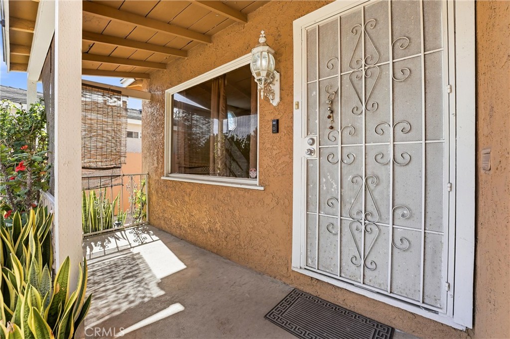 5945 Gardenia Avenue