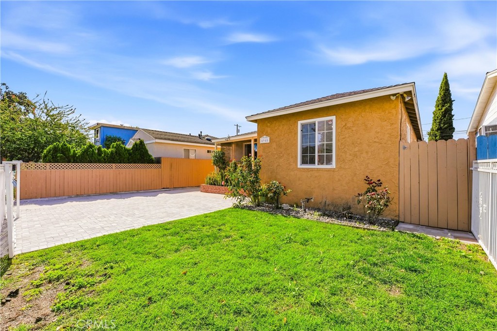 5945 Gardenia Avenue