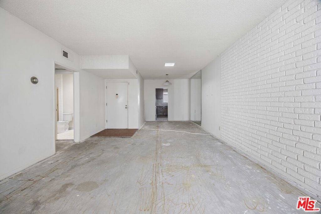 10445 Eastborne Avenue 203